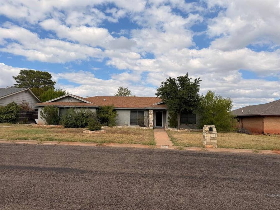 Property photo for 3826 Hillcrest Drive, San Angelo, TX