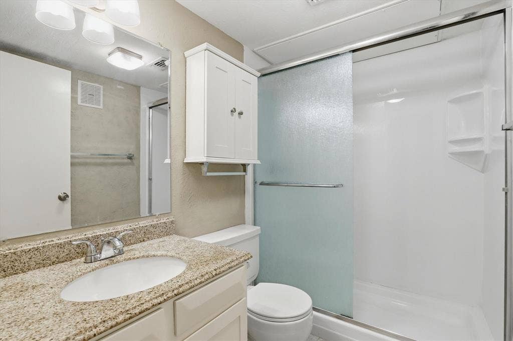 828 Pebble Beach Drive, Garland, TX 75043 828 Pebble Beach Drive, Garland, TX 75043