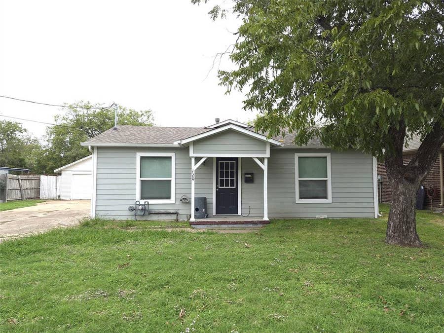 Property photo for 120 Worthy Street, Saginaw, TX