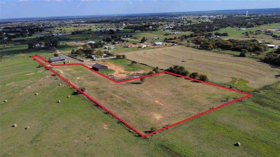 Property photo for 890 County Road 3798, Springtown, TX