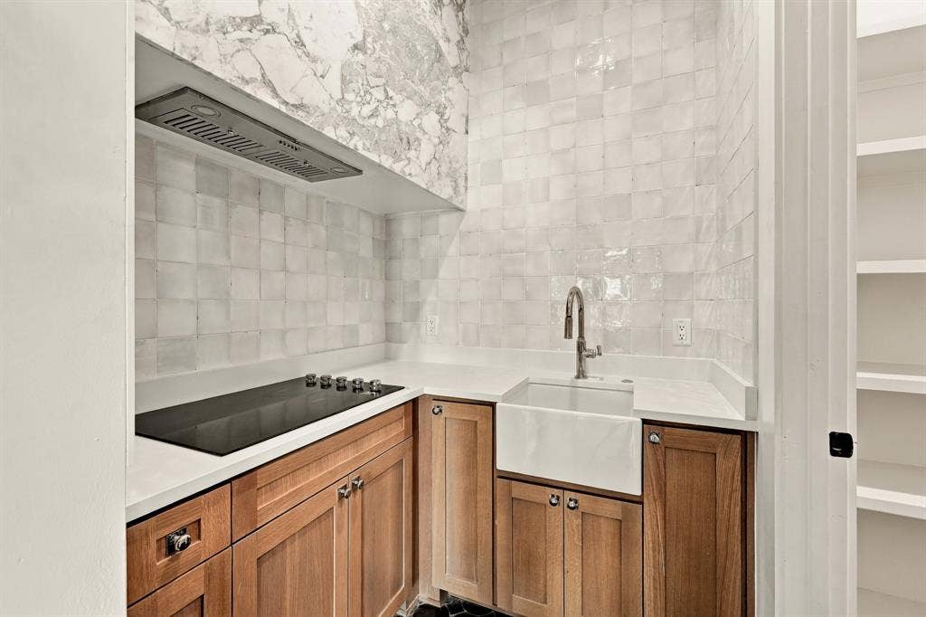 5735 Goodwin Avenue, Dallas, TX 75206 5735 Goodwin Avenue, Dallas, TX 75206