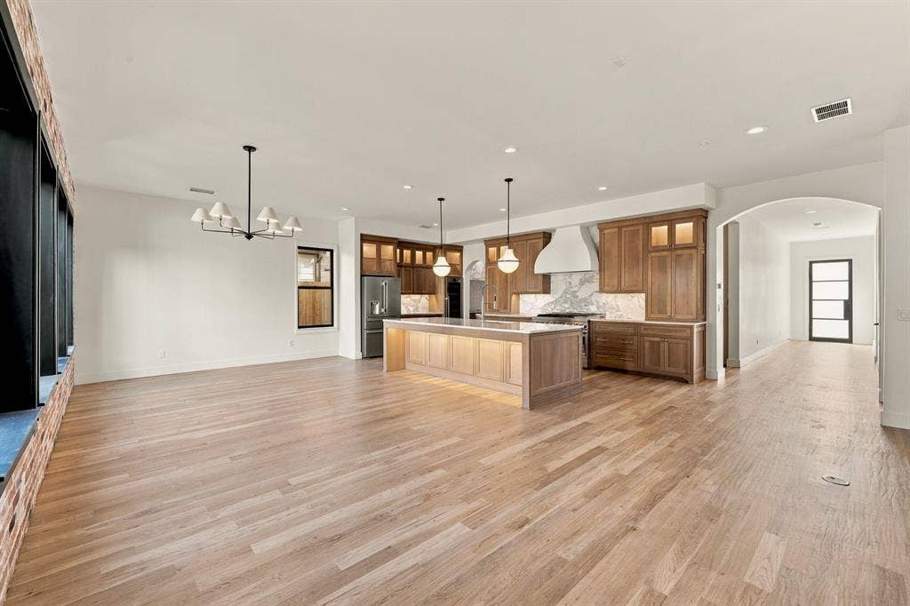 5735 Goodwin Avenue, Dallas, TX 75206 5735 Goodwin Avenue, Dallas, TX 75206