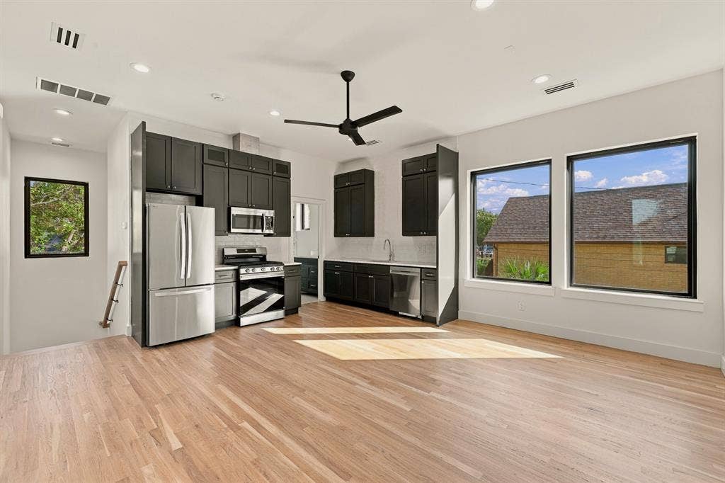 5735 Goodwin Avenue, Dallas, TX 75206 Full 2 story guest house