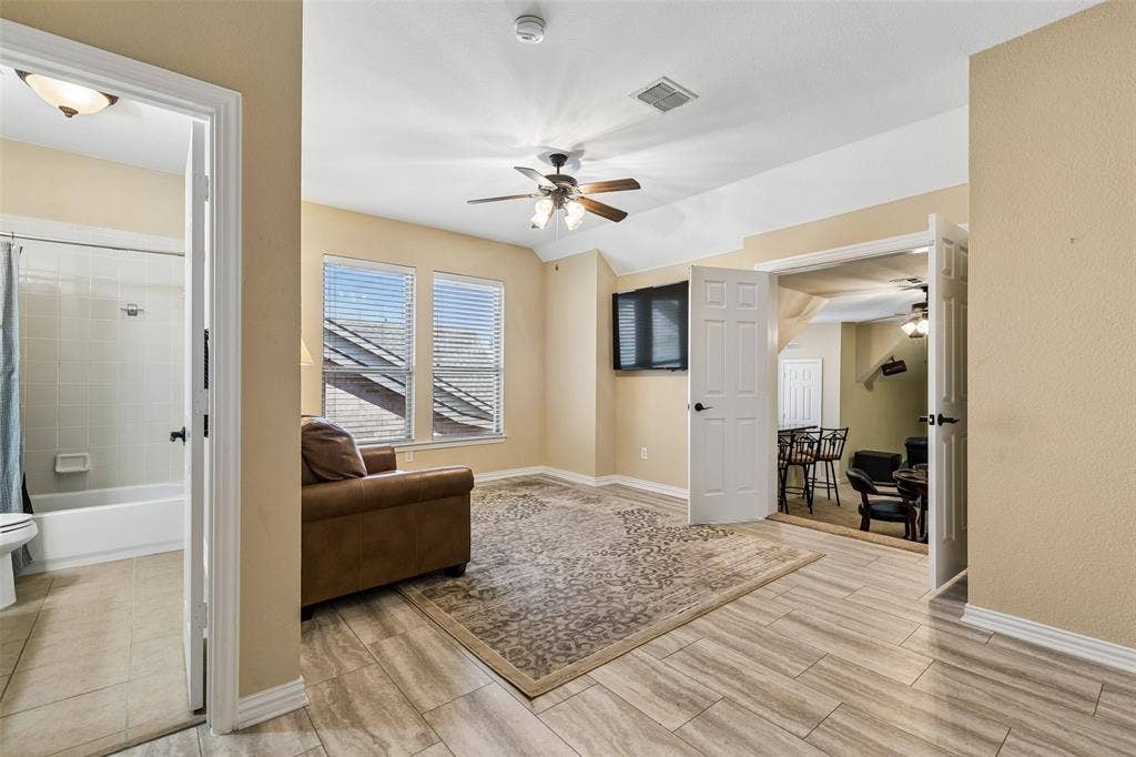 7625 Ridgedale Court, Sachse, TX 75048 Secondary living upstairs