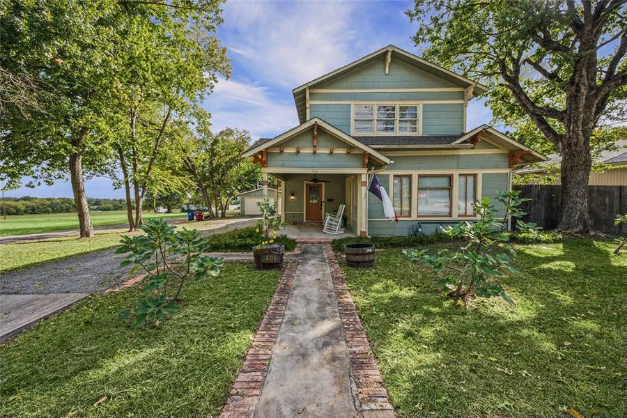 Property photo for 406 Summit Street, Farmersville, TX