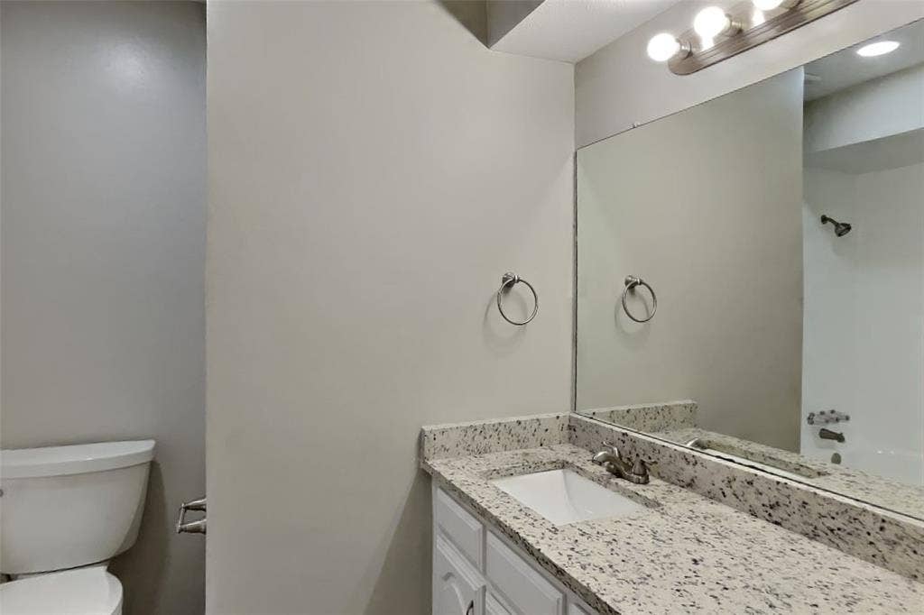 1109 Holland Drive, Garland, TX 75040 1109 Holland Drive, Garland, TX 75040