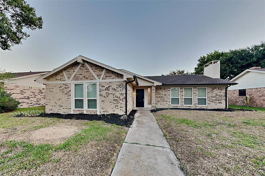 Property photo for 1109 Holland Drive, Garland, TX