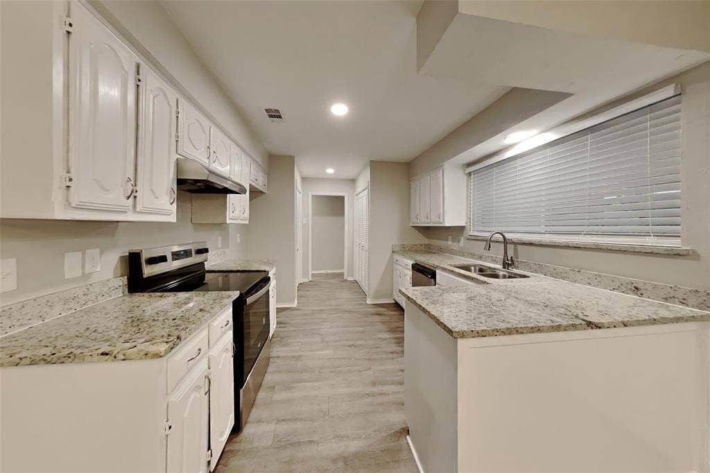 1109 Holland Drive, Garland, TX 75040 1109 Holland Drive, Garland, TX 75040