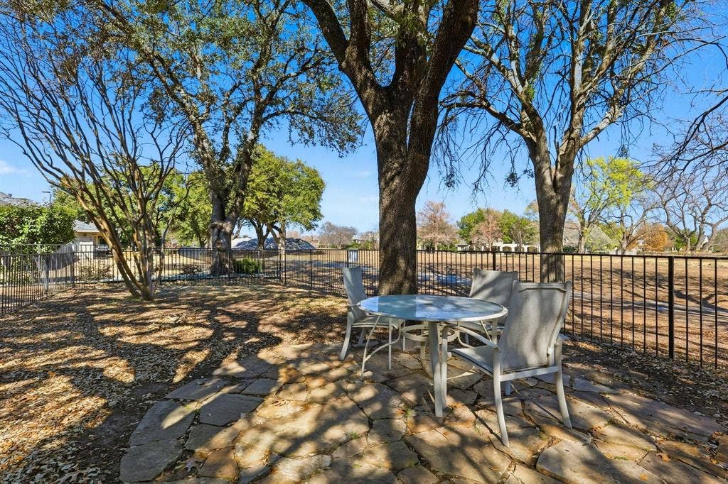 5806 Bent Trail, Dallas, TX 75248 5806 Bent Trail, Dallas, TX 75248