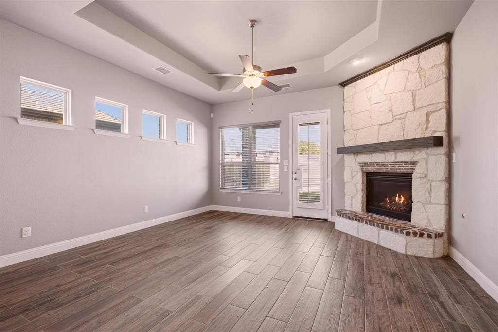 605 Brook Drive, Anna, TX 75409 high ceilings and loads of warmth and natural light