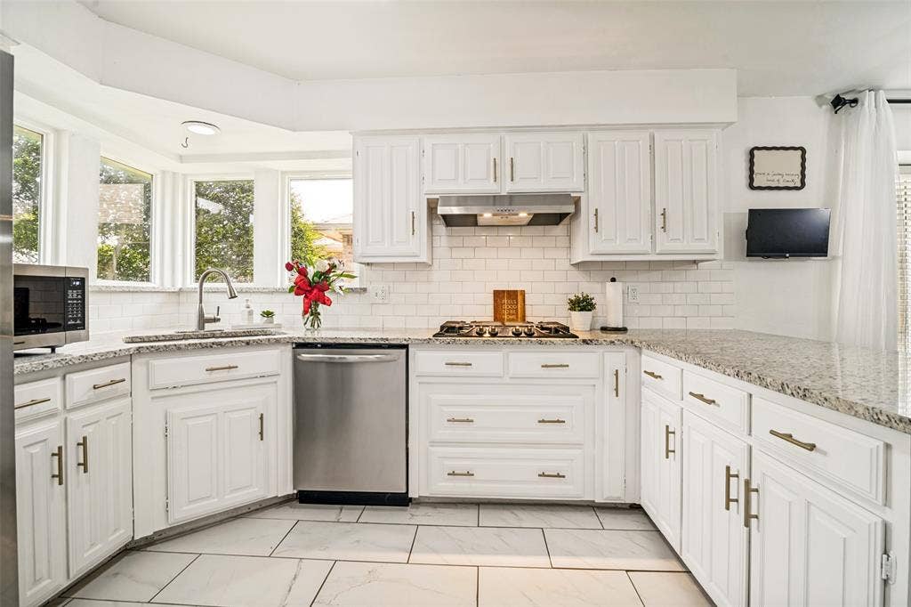 3701 Christopher Drive, Rowlett, TX 75088 3701 Christopher Drive, Rowlett, TX 75088