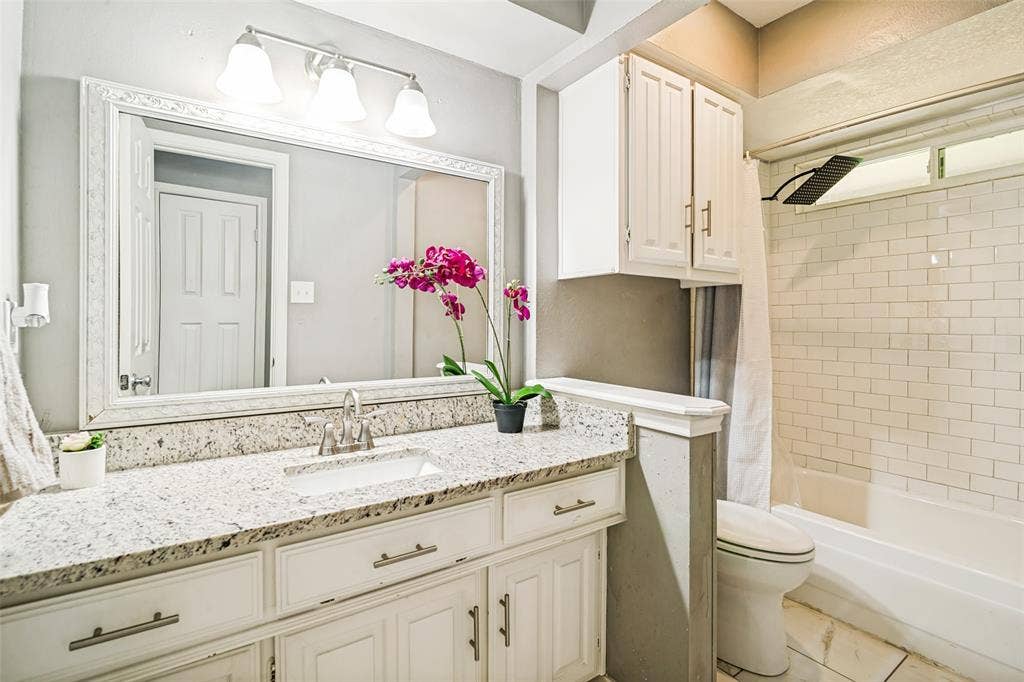 3701 Christopher Drive, Rowlett, TX 75088 3701 Christopher Drive, Rowlett, TX 75088