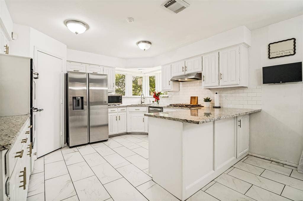 3701 Christopher Drive, Rowlett, TX 75088 3701 Christopher Drive, Rowlett, TX 75088