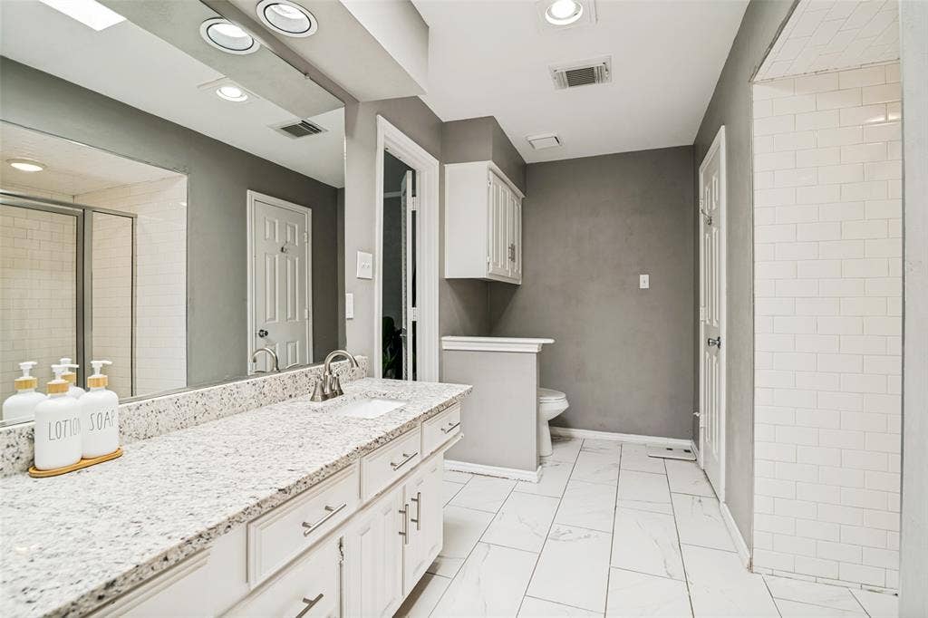 3701 Christopher Drive, Rowlett, TX 75088 3701 Christopher Drive, Rowlett, TX 75088