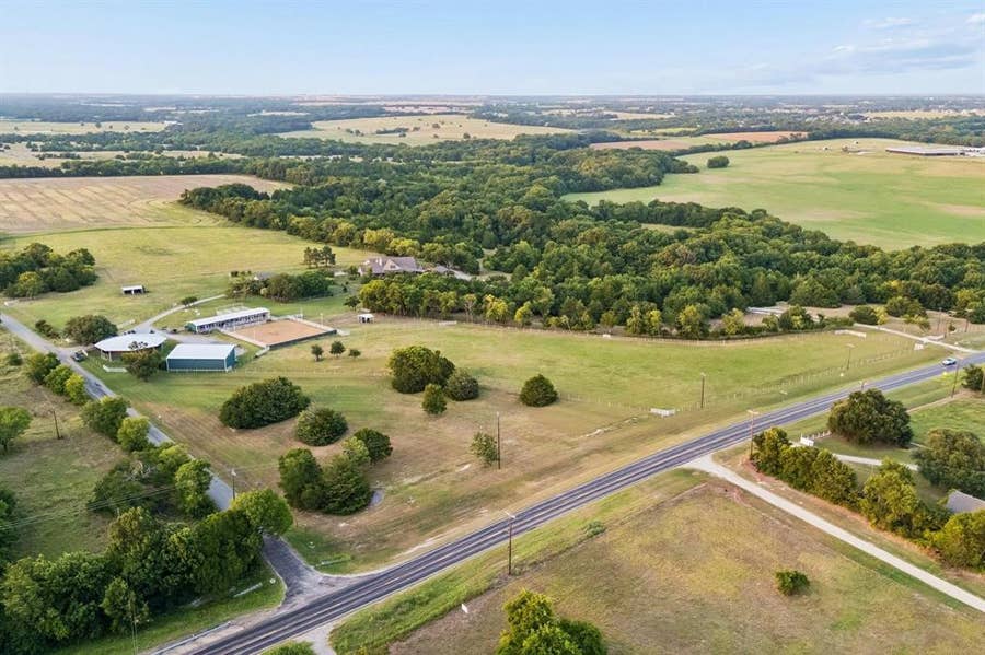 Property photo for 122 Lovers Leap, Van Alstyne, TX