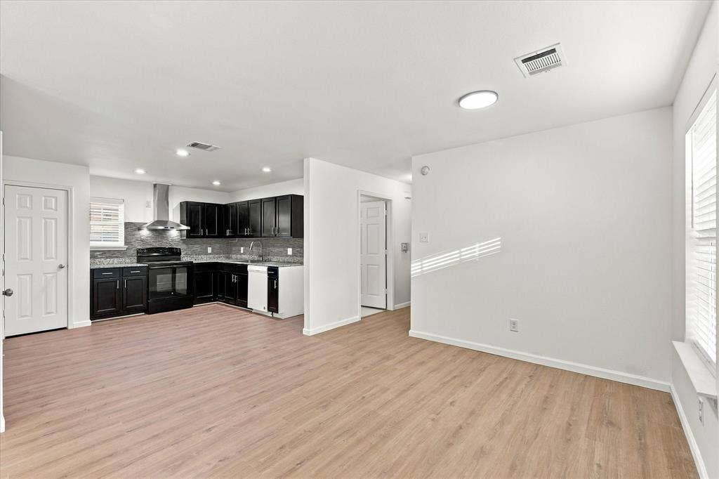 1735 Mcbroom Street, Dallas, TX 75212 1735 Mcbroom Street, Dallas, TX 75212