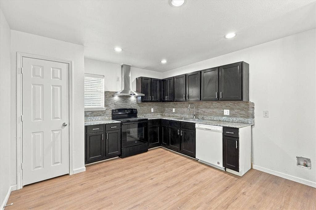 1735 Mcbroom Street, Dallas, TX 75212 1735 Mcbroom Street, Dallas, TX 75212