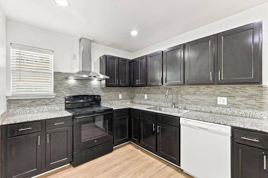 1735 Mcbroom Street, Dallas, TX 75212 1735 Mcbroom Street, Dallas, TX 75212