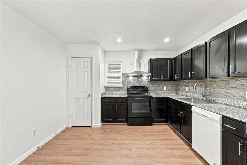 1735 Mcbroom Street, Dallas, TX 75212 1735 Mcbroom Street, Dallas, TX 75212