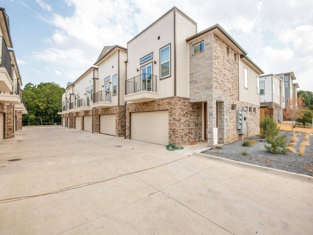 7330 Bree Court, Dallas, TX 75235 7330 Bree Court, Dallas, TX 75235