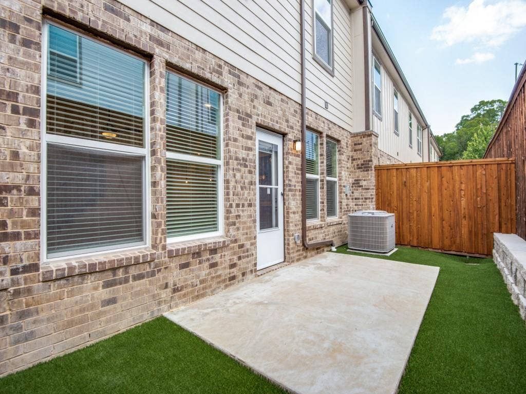 7330 Bree Court, Dallas, TX 75235 7330 Bree Court, Dallas, TX 75235