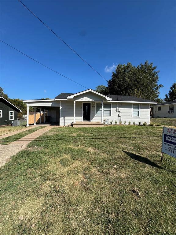Property photo for 203 W Haning Street, Howe, TX