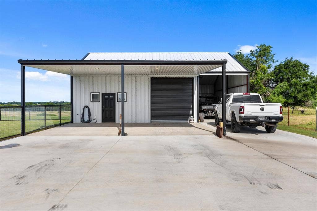 11683 Old Dallas Road, West, TX 76691 11683 Old Dallas Road, West, TX 76691