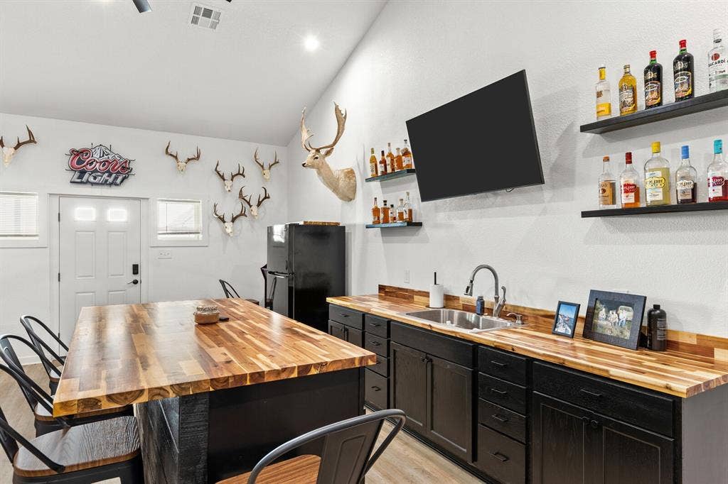 11683 Old Dallas Road, West, TX 76691 11683 Old Dallas Road, West, TX 76691