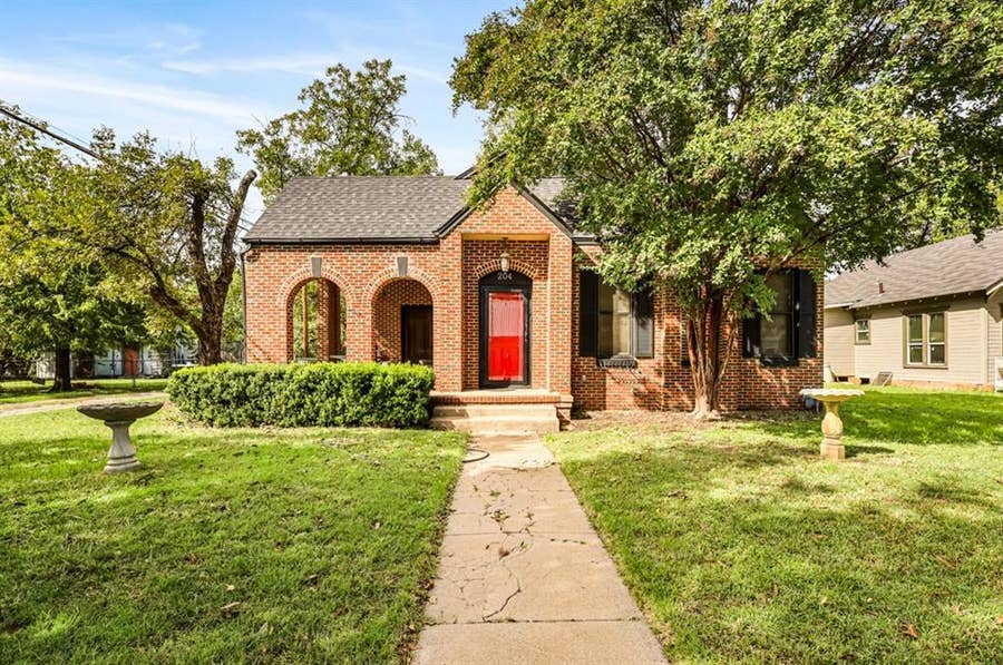 Property photo for 204 S Nueces Street, Coleman, TX