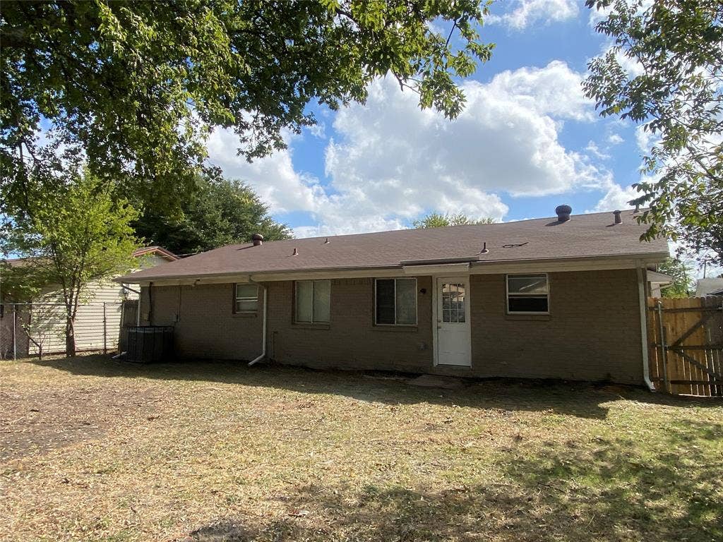 3353 Pacesetter, Dallas, TX 75241 3353 Pacesetter, Dallas, TX 75241