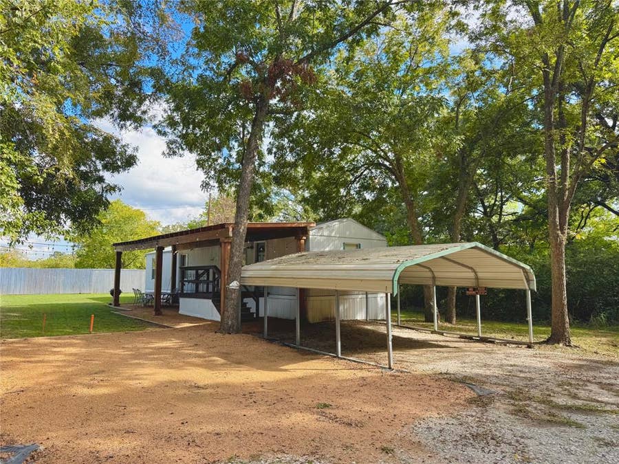 Property photo for 96 Choctaw Drive, Gordonville, TX