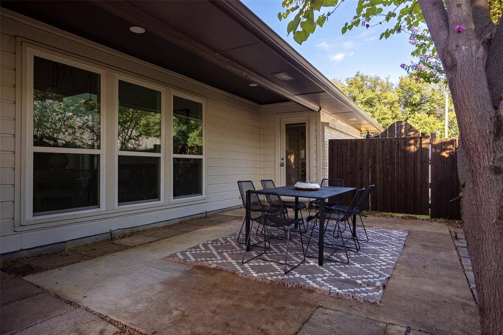 7736 Bantry Lane, Dallas, TX 75248 7736 Bantry Lane, Dallas, TX 75248
