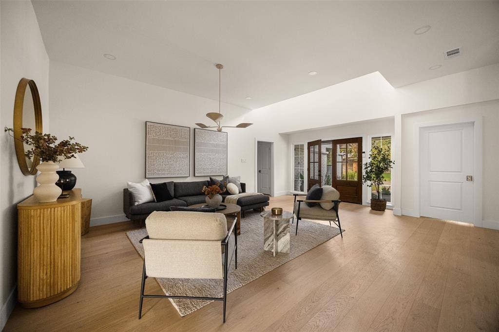 7736 Bantry Lane, Dallas, TX 75248 7736 Bantry Lane, Dallas, TX 75248