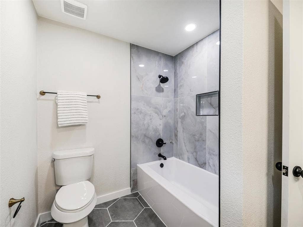 9929 Windledge Drive, Dallas, TX 75238