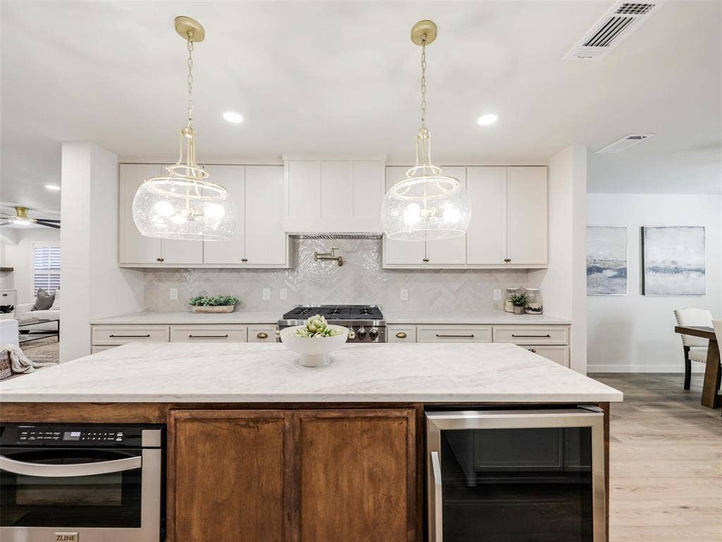 9929 Windledge Drive, Dallas, TX 75238