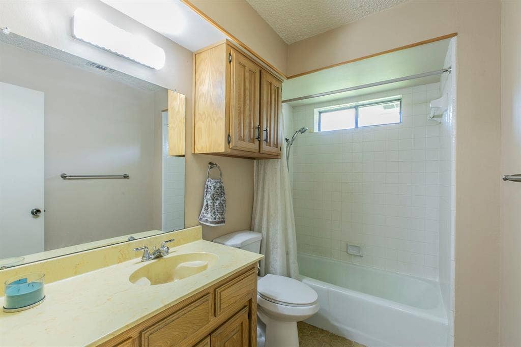 618 Meadowbrooke Drive, Duncanville, TX 75137