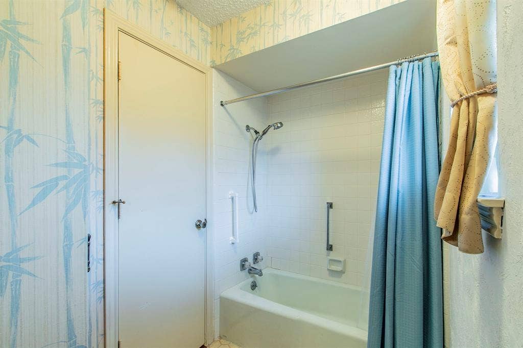 618 Meadowbrooke Drive, Duncanville, TX 75137