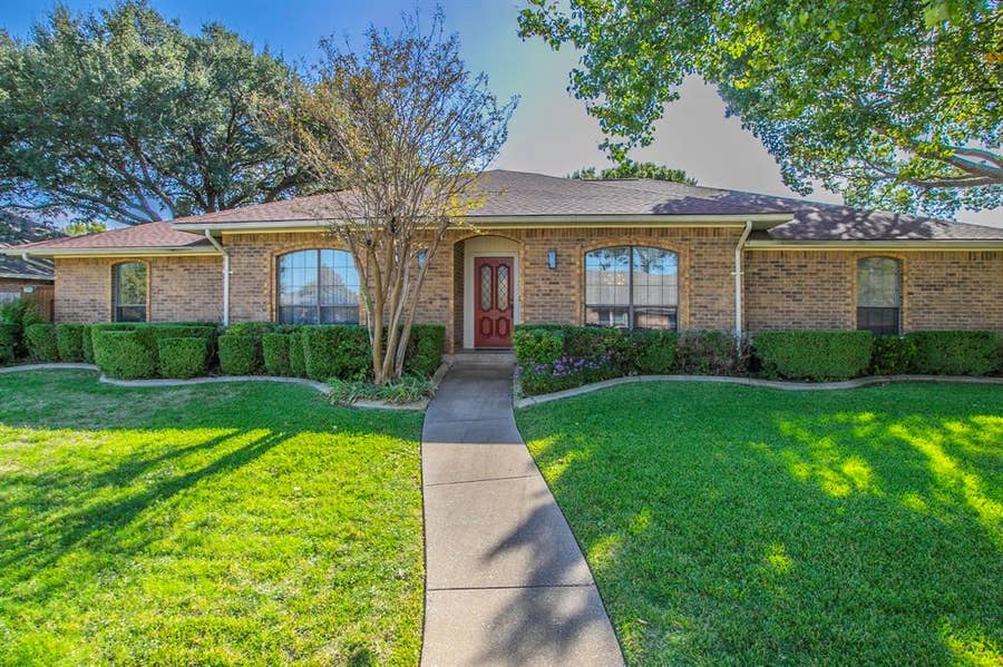 Property photo for 618 Meadowbrooke Drive, Duncanville, TX