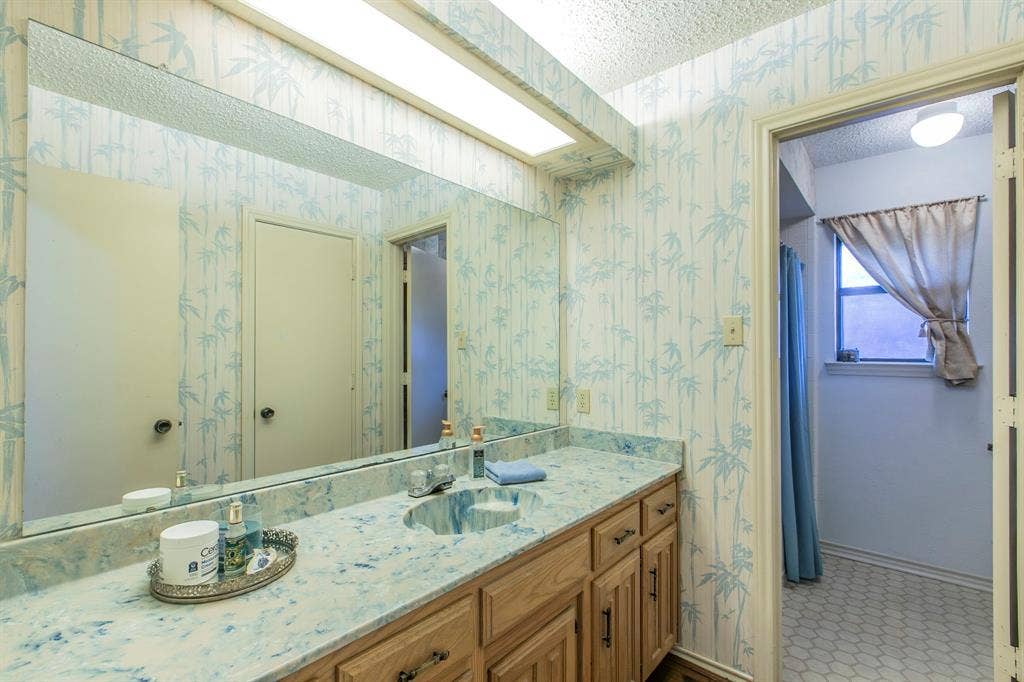 618 Meadowbrooke Drive, Duncanville, TX 75137