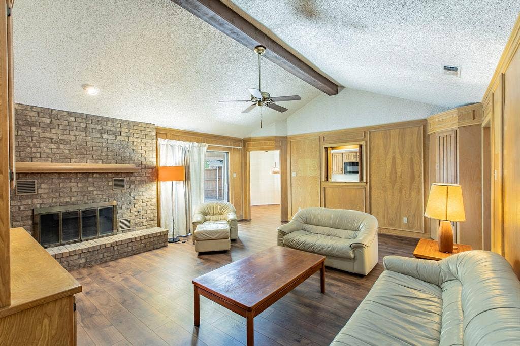 618 Meadowbrooke Drive, Duncanville, TX 75137