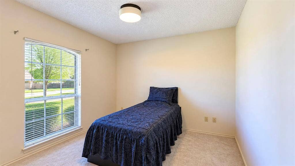 618 Meadowbrooke Drive, Duncanville, TX 75137