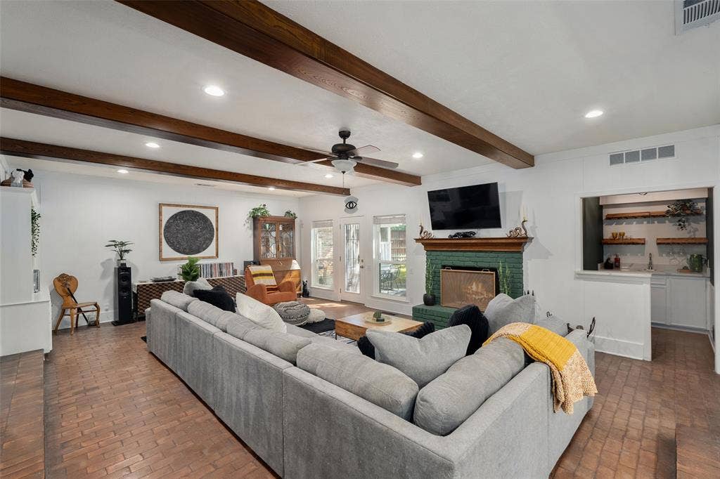1516 Kiltartan Drive, Dallas, TX 75228 1516 Kiltartan Drive, Dallas, TX 75228