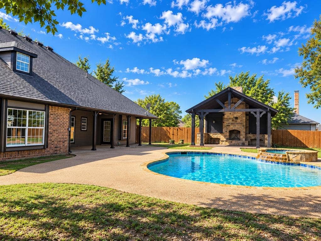 549 Pierce Road, Red Oak, TX 75154 549 Pierce Road, Red Oak, TX 75154