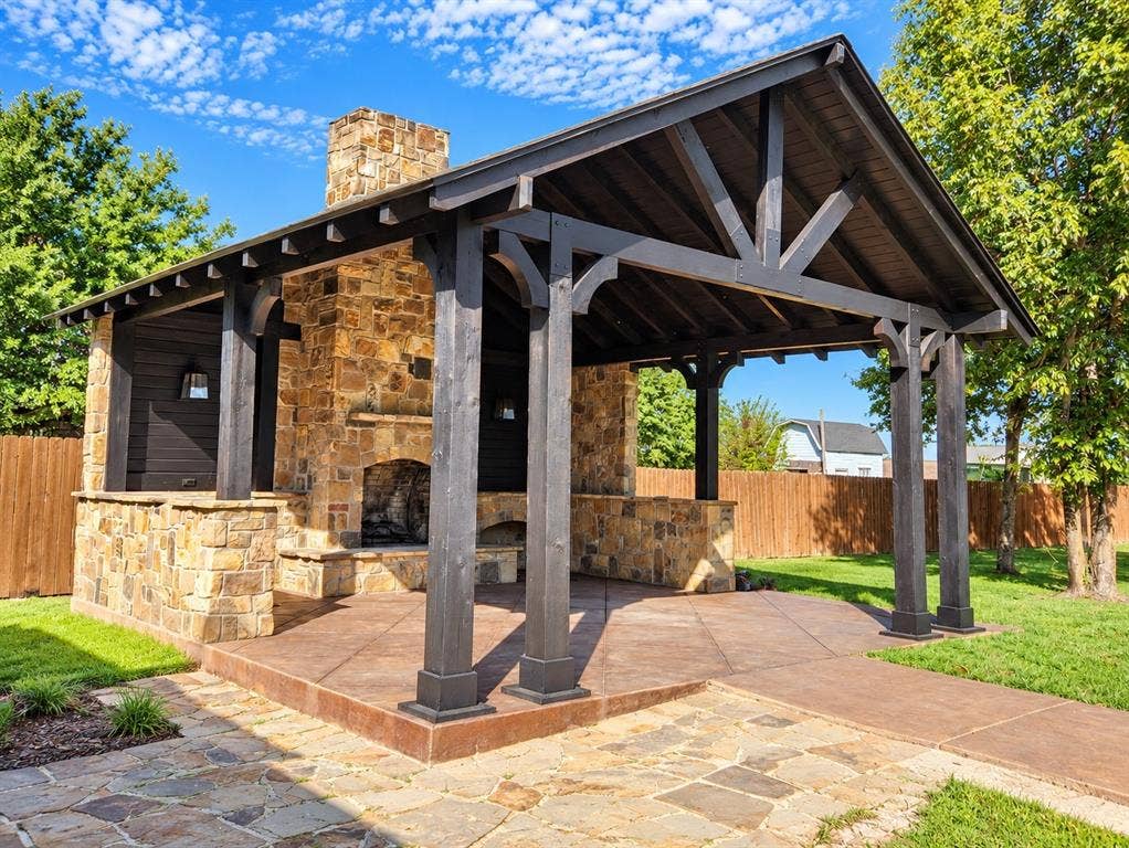 549 Pierce Road, Red Oak, TX 75154 549 Pierce Road, Red Oak, TX 75154