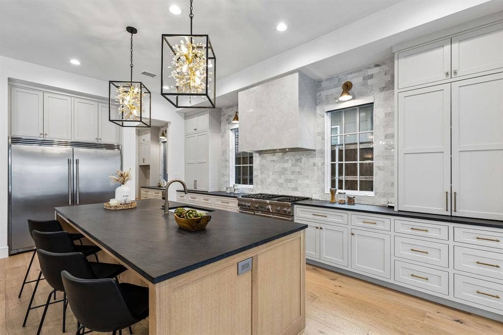 4 Mimosa Place, Richardson, TX 75080 4 Mimosa Place, Richardson, TX 75080