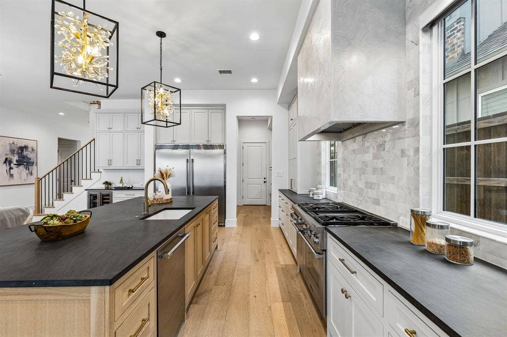 4 Mimosa Place, Richardson, TX 75080 4 Mimosa Place, Richardson, TX 75080