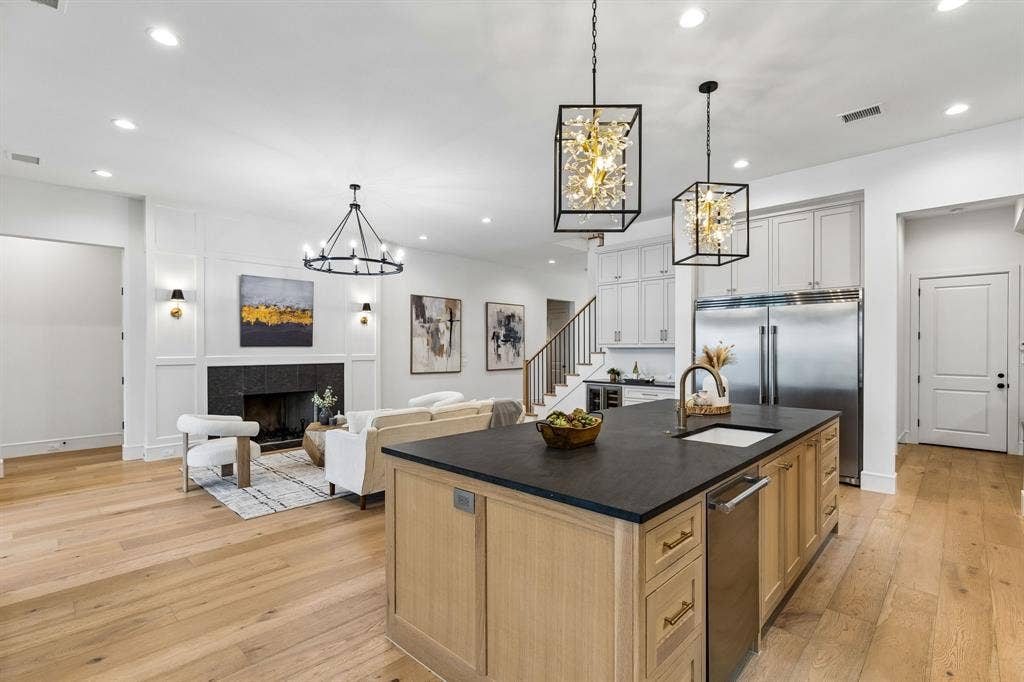 4 Mimosa Place, Richardson, TX 75080 4 Mimosa Place, Richardson, TX 75080