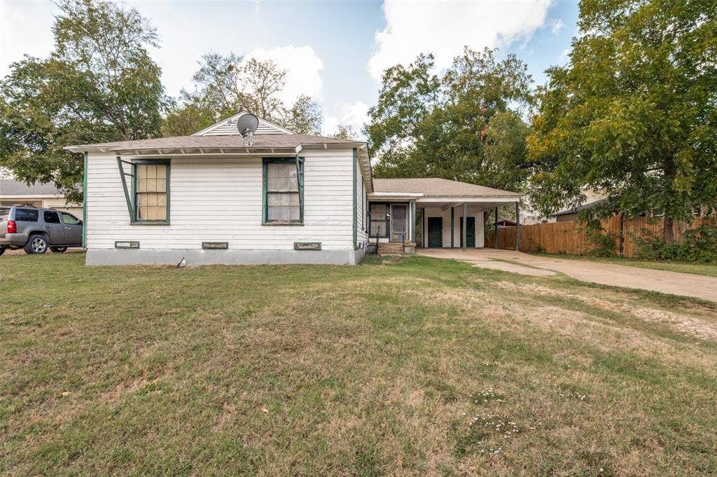 215 22nd Street, Grand Prairie, TX 75050 215 22nd Street, Grand Prairie, TX 75050