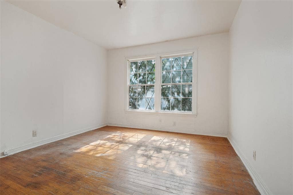 215 22nd Street, Grand Prairie, TX 75050 215 22nd Street, Grand Prairie, TX 75050