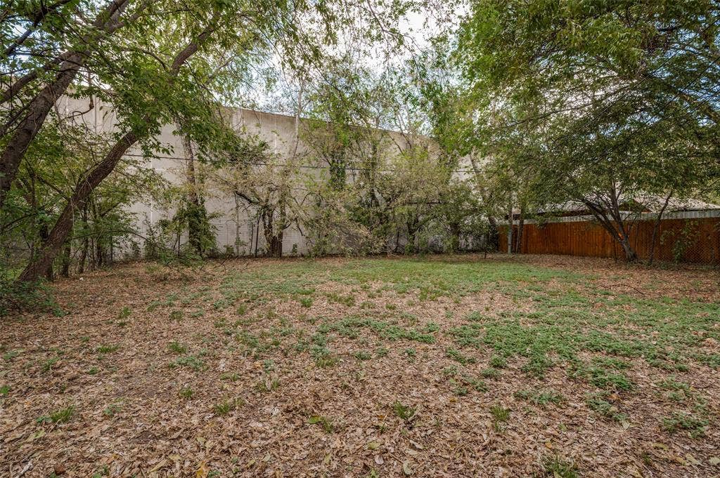 215 22nd Street, Grand Prairie, TX 75050 215 22nd Street, Grand Prairie, TX 75050